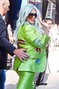     kesha100817BZNImage12.jpg