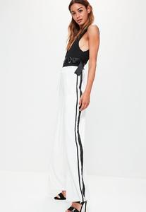 598dd47903806_londunn--missguided-black-crepe-belted-v-neck-bodysuit1.thumb.jpg.d5ba41565fa74a5dde83c7a3f0f38a4c.jpg