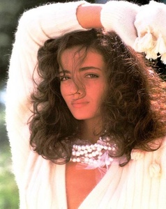 598ebe5a9dc37_Blumarine198505.thumb.jpg.04b76f63ed106d8fc50d0b4cabaf98c6.jpg
