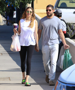 Whitney+Port+out+and+about+bqgLRcuujfQx.jpg