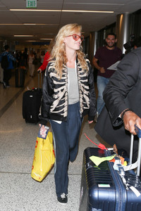 Georgia+May+Jagger+seen+LAX+59D3gGG-iC2x.jpg