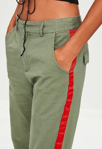 5993963d57cdf_khaki-cargo-cropped-pants2.thumb.jpg.9e57f1bf1cf2d536216e2c265a4afa4c.jpg