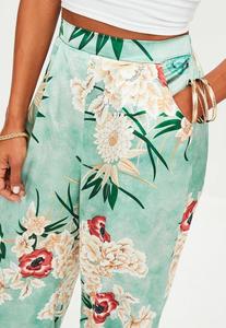 599398074eb5d_green-wide-leg-floral-pants2.thumb.jpg.d7998ad5ae6ce5b3fef83966e0420281.jpg