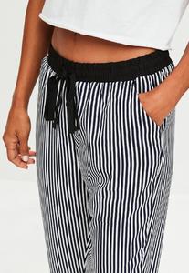 59939b51a5989_black-striped-pants2.thumb.jpg.b417e8fc64dee83fd840b438efc8c8d6.jpg