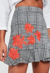 59939d00ef8dd_grey-floral-embroidered-checked-frill-mini-skirt2.thumb.jpg.4d4283253261b0bf4c1f92981db90351.jpg