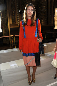 Dasha+Zhukova+Stella+McCartney+Front+Row+Paris+iKqVomLURKpx.jpg