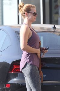 amy arrives pilates class hollywood 19 (8).jpg