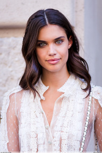 SARA SAMPAIO ELIE SAAB COUTURE.jpg