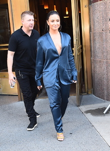 demi leaving Z100 radio station in NYC 17 (14).jpg