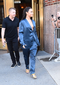 demi leaving Z100 radio station in NYC 17 (16).jpg