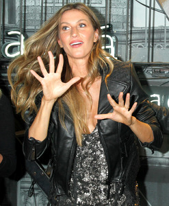 gisele Rosa Cha Summer Collection Lauch Event in Sao Paulo 16 (20).jpg
