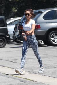 sarahh outside gym la 19 (12).jpg