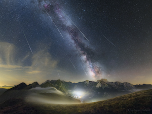 PERSEID METEORS STARS & MILKY WAY.jpg