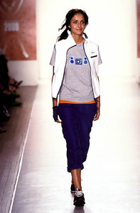 599f72be61a27_GilrsRuleSpringSummer2000NewYorkFashionWeek7.thumb.jpg.7193fb730815d4ab64fe7f3e6b58700d.jpg