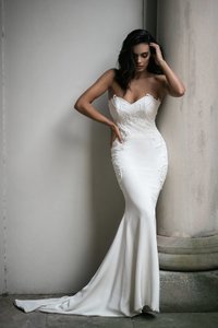 fit+and+flare+moira+hughes+couture+sydney+wedding+dress.jpg