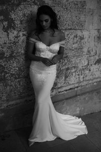 ivy+fitted+mermaid+wedding+dress+incredible+lace+moira+hughes+wedding+dress+the+lane.jpg