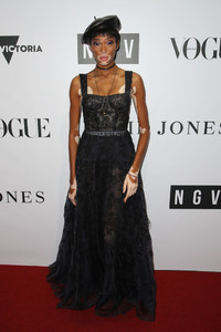 Winnie+Harlow+NGV+Gala+Arrivals+hQW9LRibNXGx.jpg