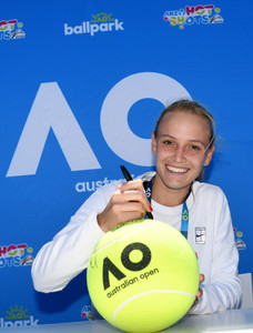 Donna+Vekic+Off+Court+2017+Australian+Open+h7y2phimaLJx.jpg