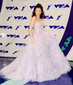  lorde270817BZNImage5.jpg