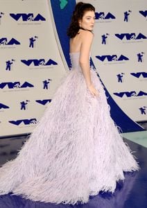  lorde270817BZNImage10.jpg