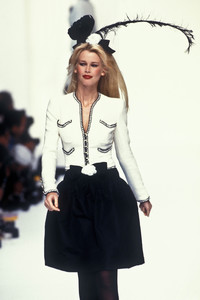 5_chanel-hc-fw-1994-6_html.thumb.JPEG.02d239eff5c85a03a3bffdda118e645b.JPEG