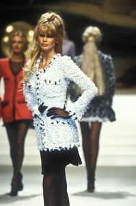 5_chanel-hc-ss-1994-6_html.thumb.JPEG.9ee4be79fc5c489bae54144c92172d31.JPEG