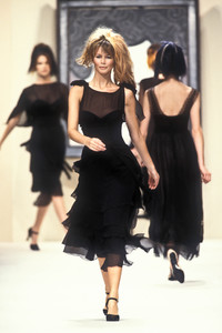 5_chanel-ss-1994-6_html.thumb.JPEG.072aab765a06b520ea693646b8c07005.JPEG