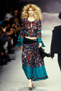 5_chloe-fw-1995-6_html.thumb.JPEG.d65f756e7a4218bf63bdc56e1523e963.JPEG