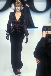 5_christian-dior-fw-1996-6_html.thumb.JPEG.d1204b9da4dd50792626a75b13d8904d.JPEG