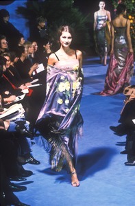 5_dolce-gabbana-fw-1998-6_html.thumb.JPEG.4789be163ce5355243446644c2c8c0e0.JPEG