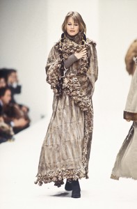 5_fendi-fw-1993-6_html.thumb.JPEG.6053eb084d9c67a3791756673f0cd0da.JPEG