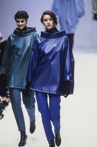 5_sportmax-fw-1992-6_html.thumb.JPEG.86c54aabc5067e01dc41f09093378cc8.JPEG