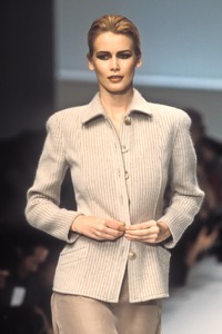 5_valentino-fw-1996-6_html.thumb.JPEG.26f7d4c8dabea1a94b4d471886ead506.JPEG