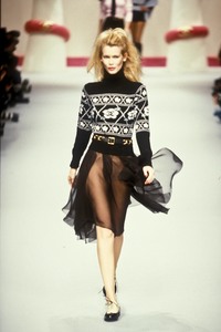 6_chanel-fw-1995-7_html.thumb.JPEG.dc386c761ac23f8acf4def61d57d2a3a.JPEG