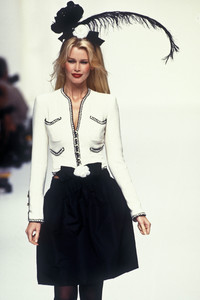 6_chanel-hc-fw-1994-7_html.thumb.JPEG.e4b25bd990dd023c1565b31a2f33abc7.JPEG