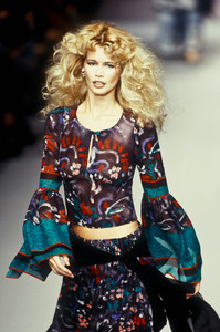 6_chloe-fw-1995-7_html.thumb.JPEG.f5f258e5d67ba9519e6ac5a67f139897.JPEG