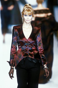 6_christian-dior-fw-1996-7_html.thumb.JPEG.690fb9515757ece40226e8c666b474b2.JPEG