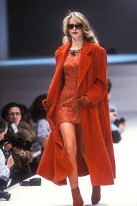 6_laura-biagiotti-fw-1992-7_html.thumb.JPEG.42a8c50558ed01556a37124d053ad83c.JPEG