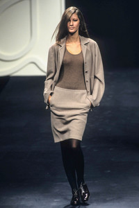 6_max-mara-fw-1998-7_html.thumb.JPEG.6e431f50f6d483945794fb69dd6e31e3.JPEG