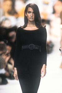 6_valentino-fw-1991-3_html.thumb.JPEG.7474843d3a251db10a583a10c3dbf638.JPEG