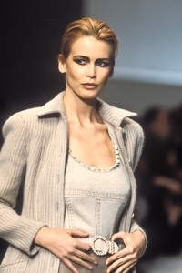 6_valentino-fw-1996-7_html.thumb.JPEG.ea104d56f156f0bb27b13d45b73a147c.JPEG