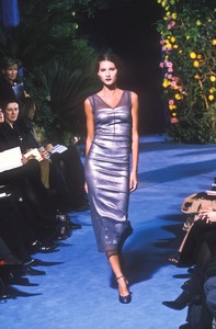 7_dolce-gabbana-fw-1998-8_html.thumb.JPEG.2c9304db2a40cce7c726bce3646b9e9e.JPEG