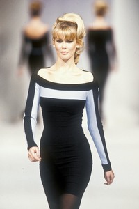 7_herve-leger-fw-1994-8_html.thumb.JPEG.4f9d284f425a7561d20eb3ab3085fbbd.JPEG