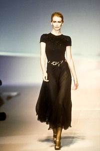 7_valentino-fw-1996-8_html.thumb.JPEG.601694ea87c35fdabbeb8097401294e8.JPEG