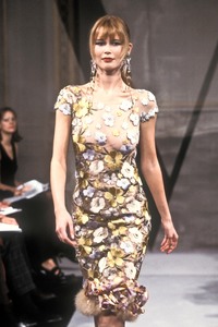 7_valentino-hc-ss-1998-8_html.thumb.JPEG.0638dd556dabb644e8f3fad95fb7e253.JPEG
