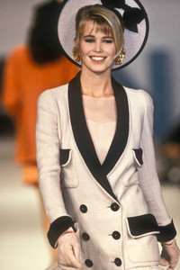 8_chanel-hc-ss-1990-9_html.thumb.JPEG.814fa46e0f14a78b7a9820ca29a0db8f.JPEG