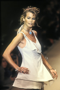 8_chloe-ss-1994-19_html.thumb.JPEG.ad2e09e792996215e536f289eb3ac048.JPEG