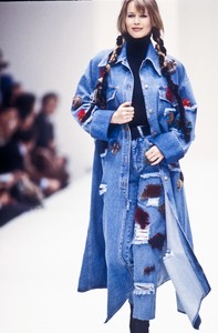 8_fendi-fw-1993-9_html.thumb.JPEG.1b348db15dda109f01fdbefe14316aac.JPEG