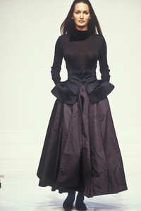8_hermes-fw-1993-3_html.thumb.JPEG.8fa163abd9e6a75baee317a76ebf2401.JPEG