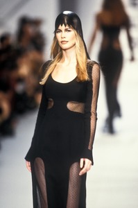 8_karl-lagerfeld-fw-1993-9_html.thumb.JPEG.3dd0d095f7b93ba6c23d0a6ce127be93.JPEG